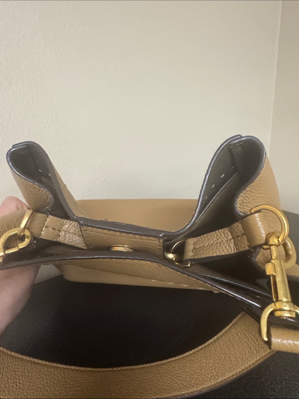 Tory Burch Pebbled Leather Bucket Shoulder Bag in Tan - Picture 4 of 9